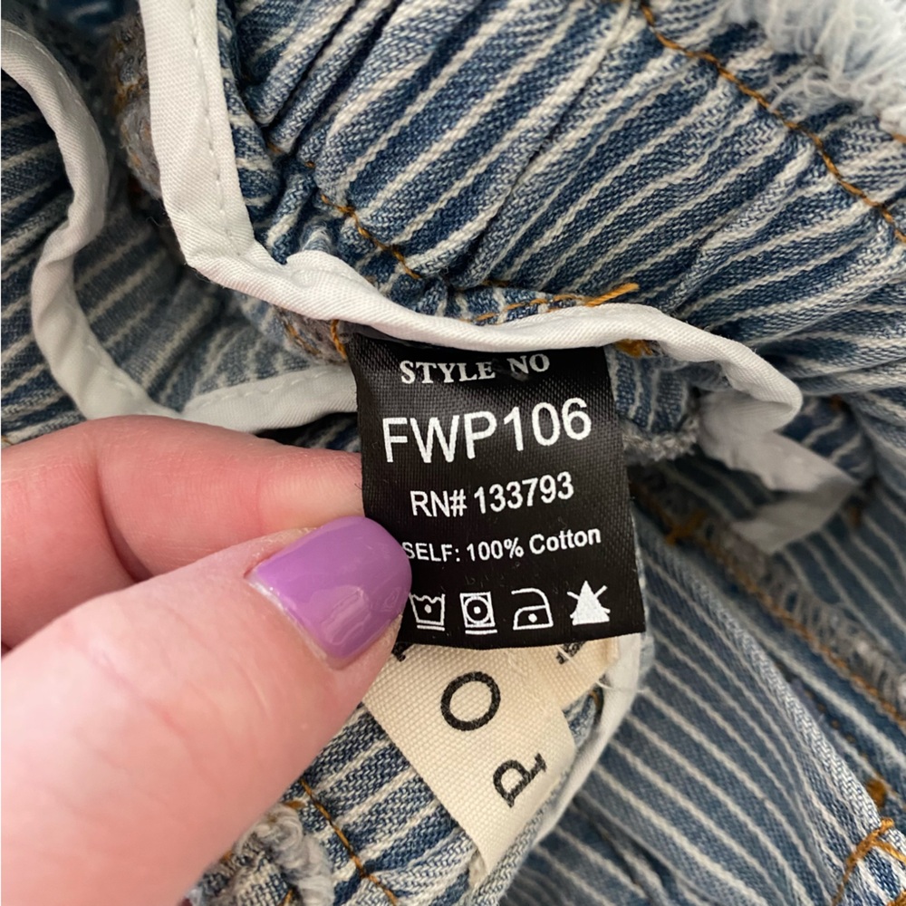 POL Light Blue Denim Cargo Jeans with Cream Pockets - Picture 16 of 16